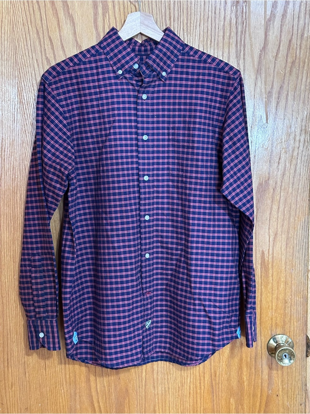Daniel Cremieux men’s 100% cotton Red and Navy Plaid Button-Down Shirt sz small